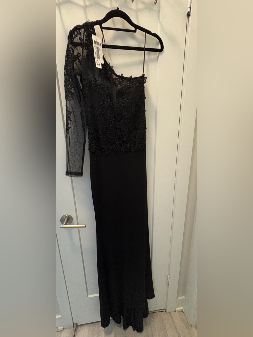 Black One-Shoulder Lace Applique Evening Gown